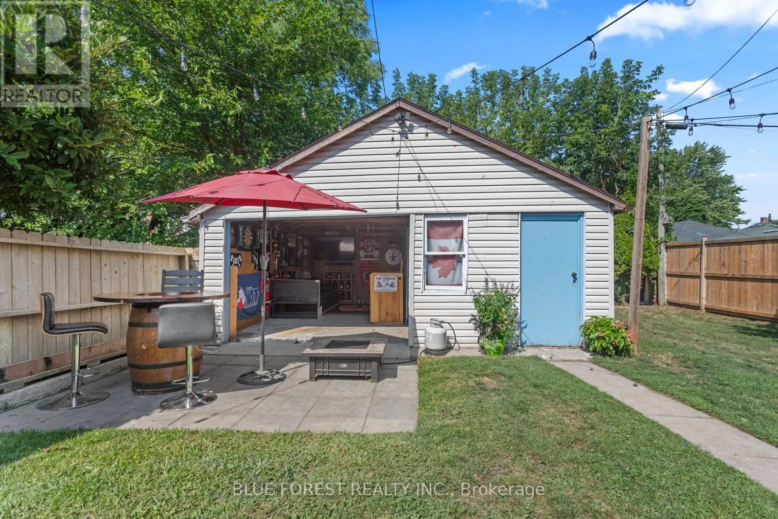 94 MANITOBA STREET