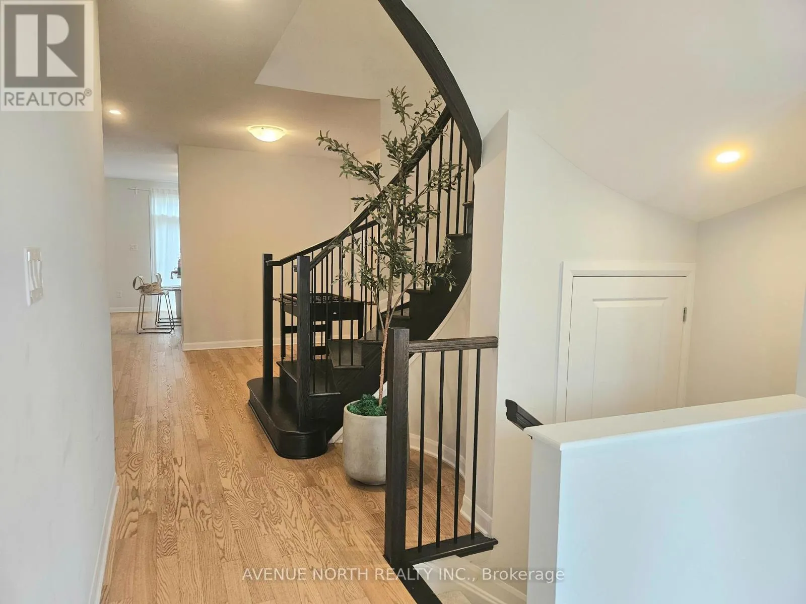 527 ANCHOR CIRCLE
