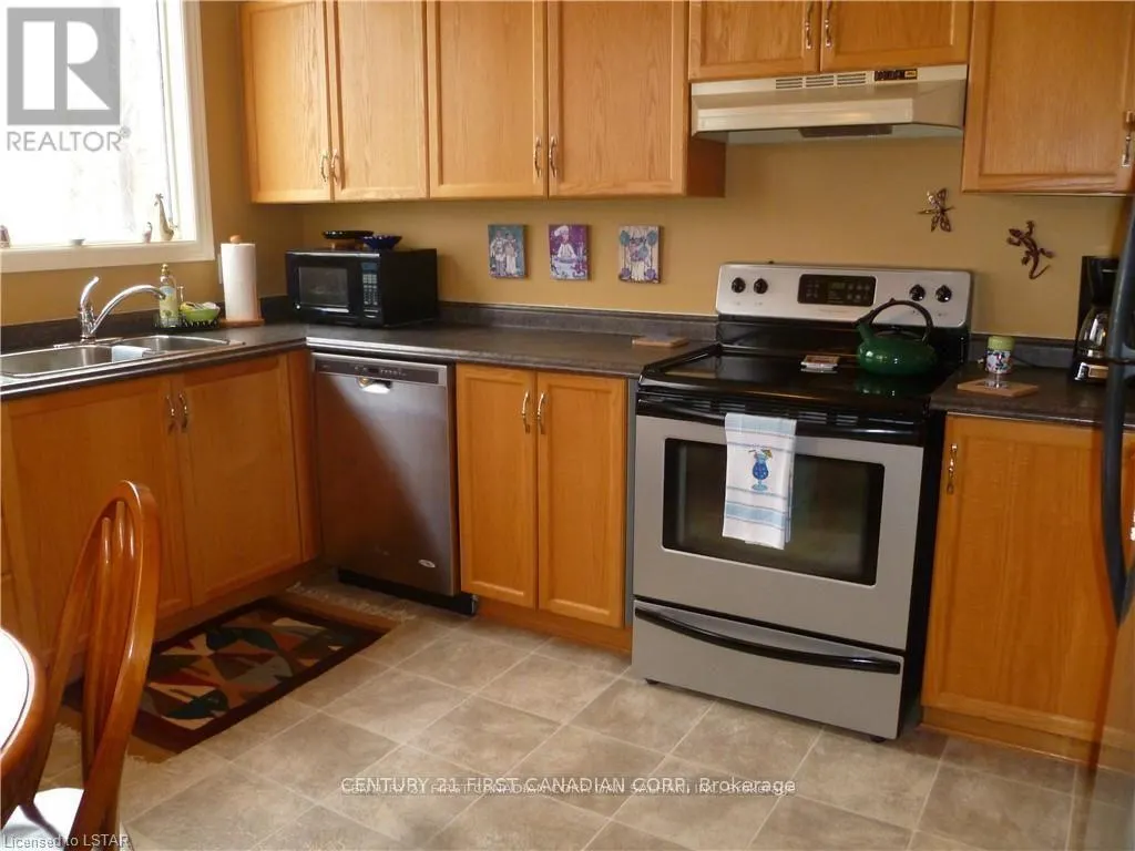 25 - 374 FRONT STREET E, #25