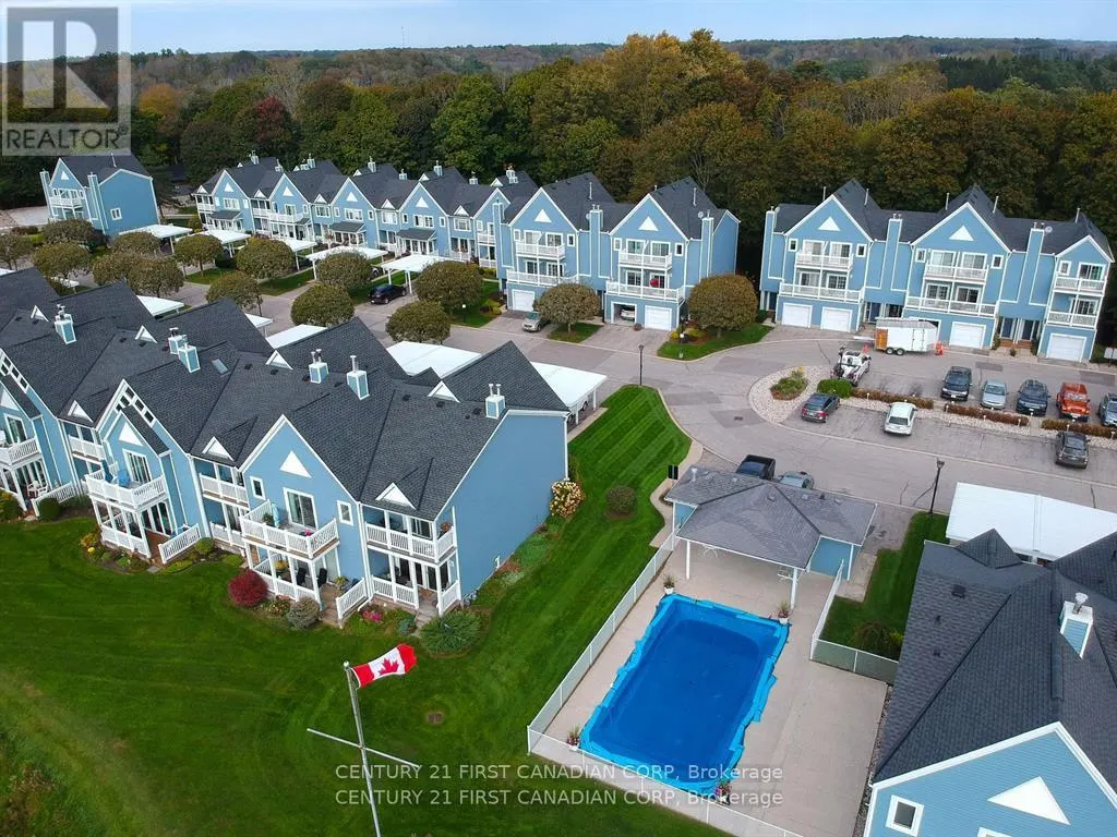 25 - 374 FRONT STREET E, #25