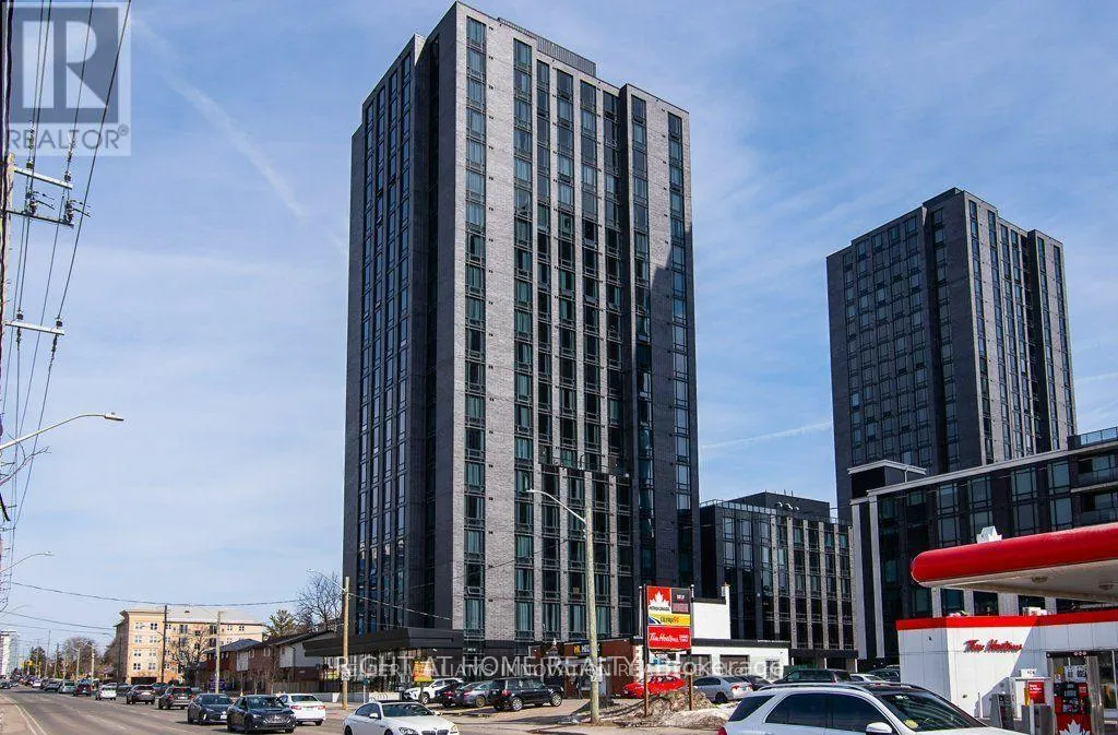 2032 - 145 COLUMBIA STREET W