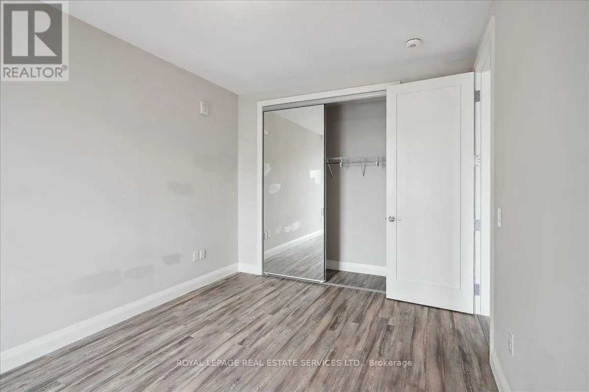 920 - 118 KING STREET E