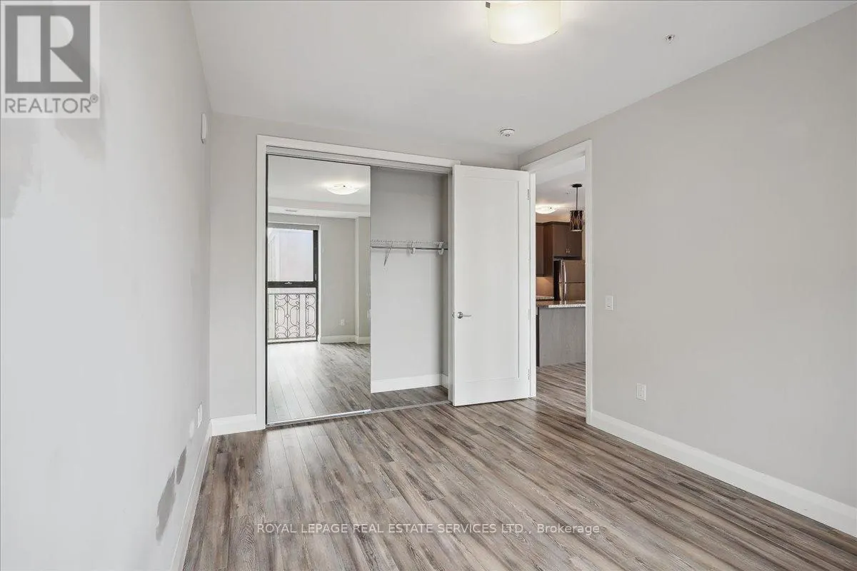 920 - 118 KING STREET E