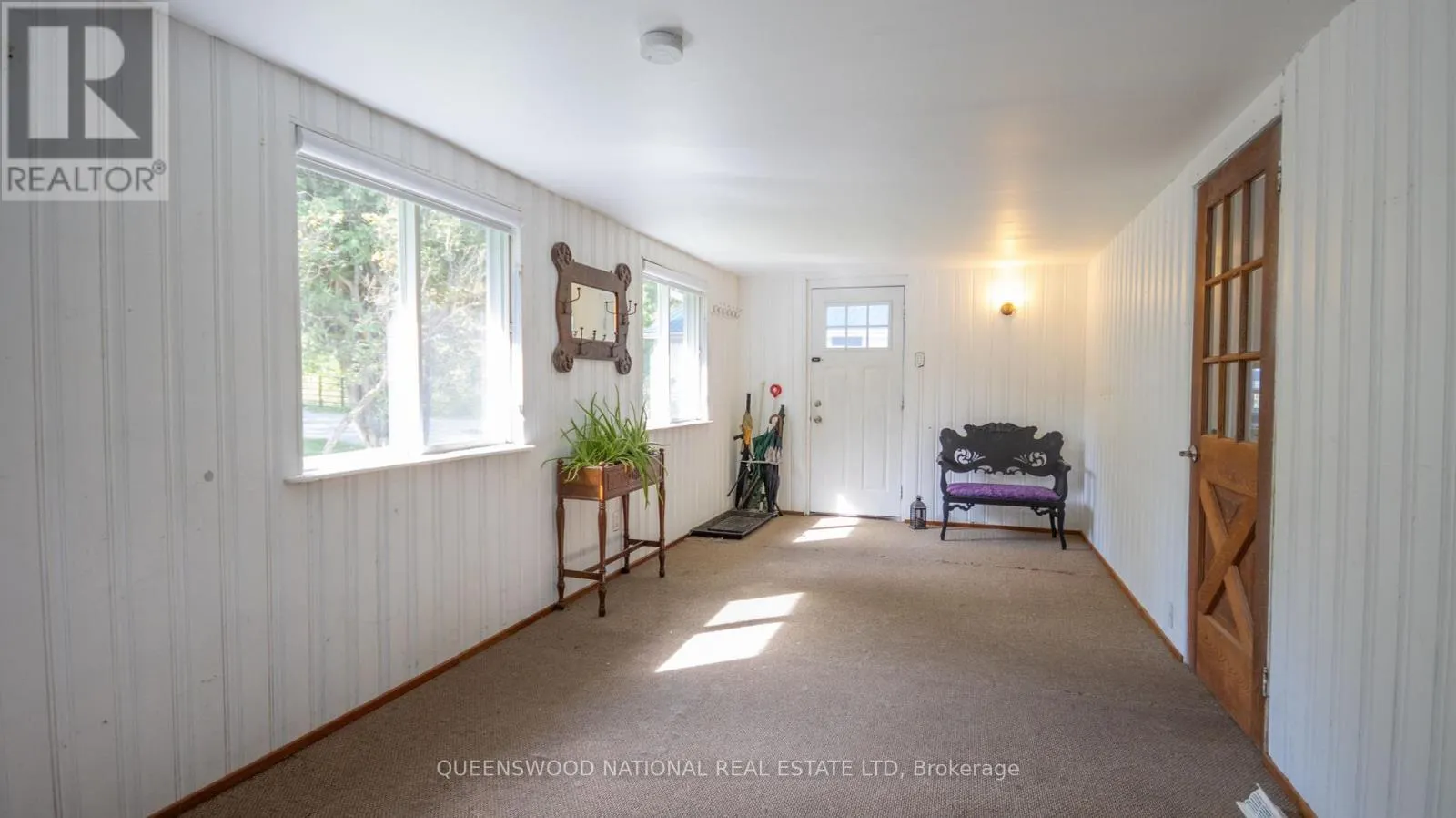 842 CENTREVIEW ROAD