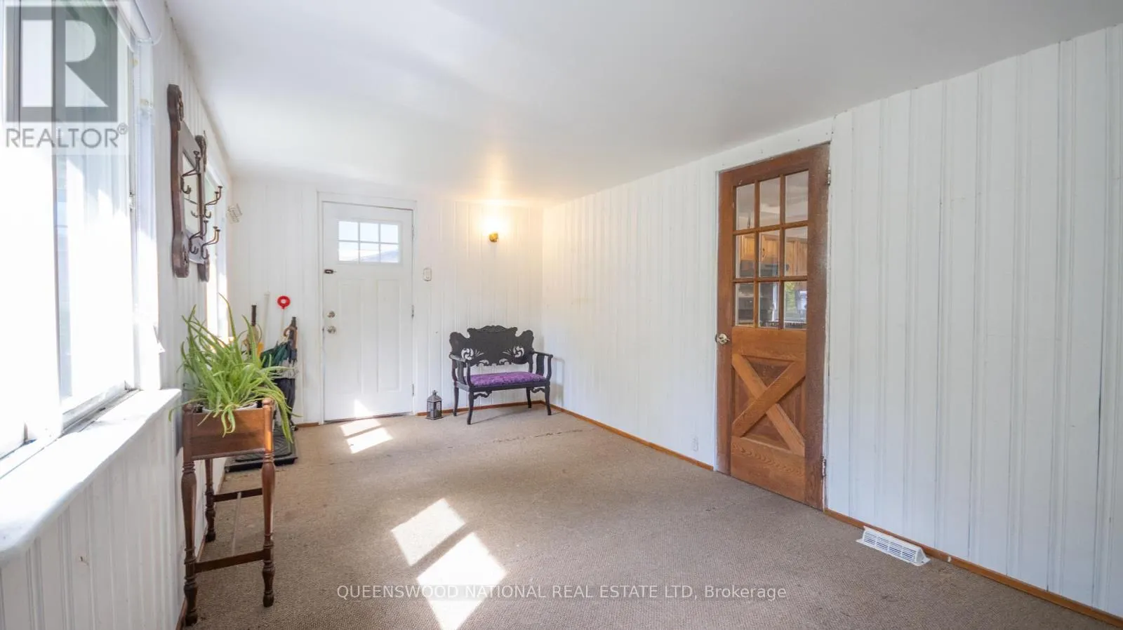 842 CENTREVIEW ROAD