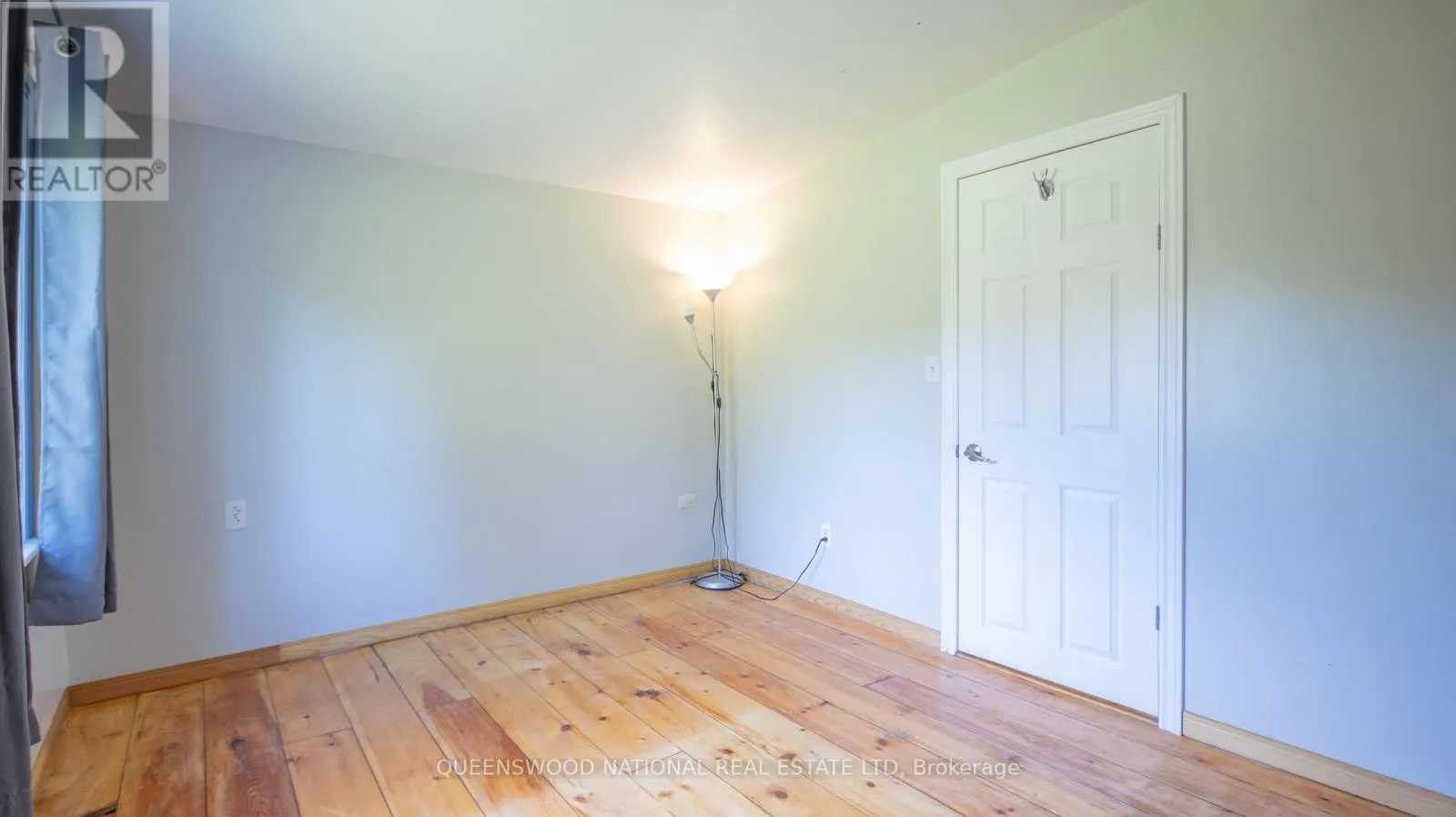 842 CENTREVIEW ROAD