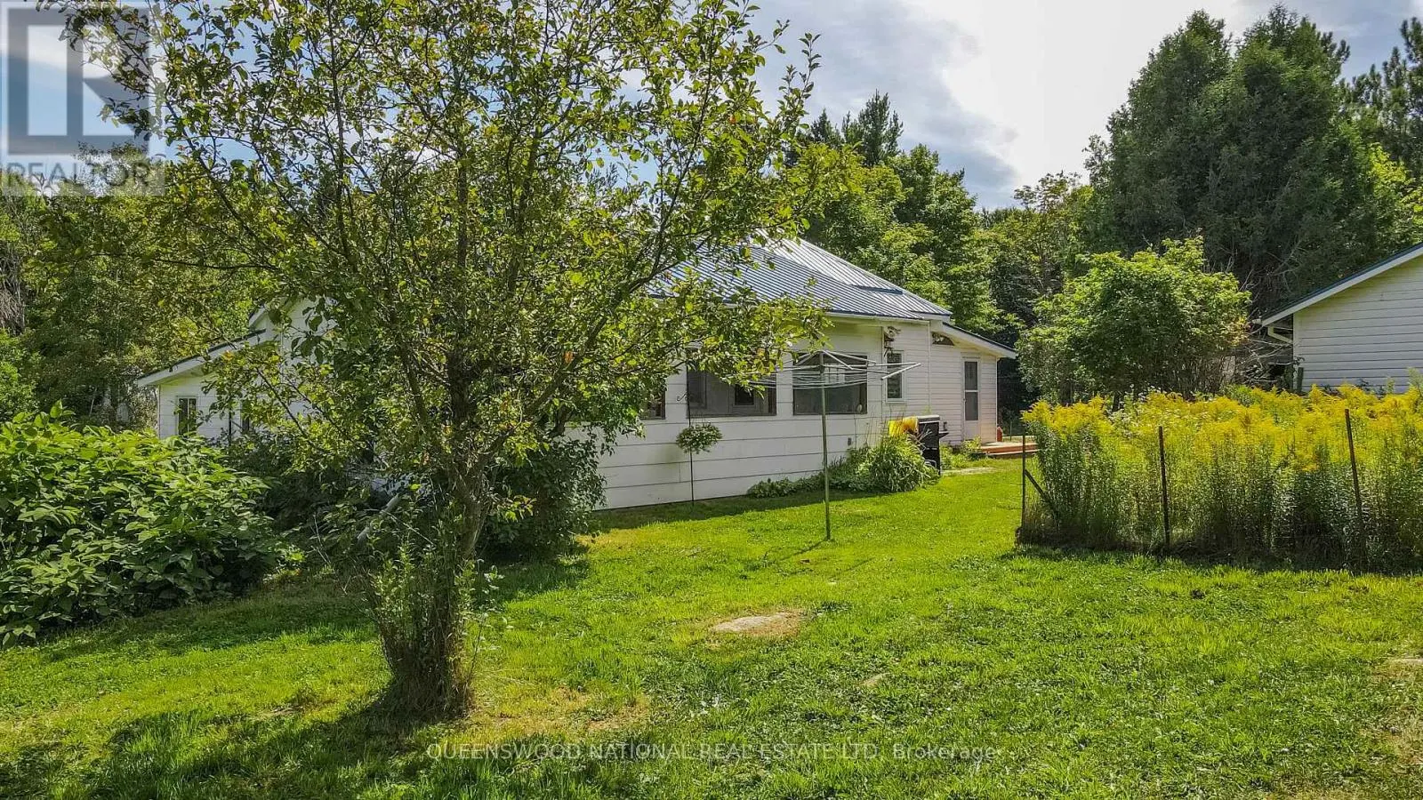842 CENTREVIEW ROAD