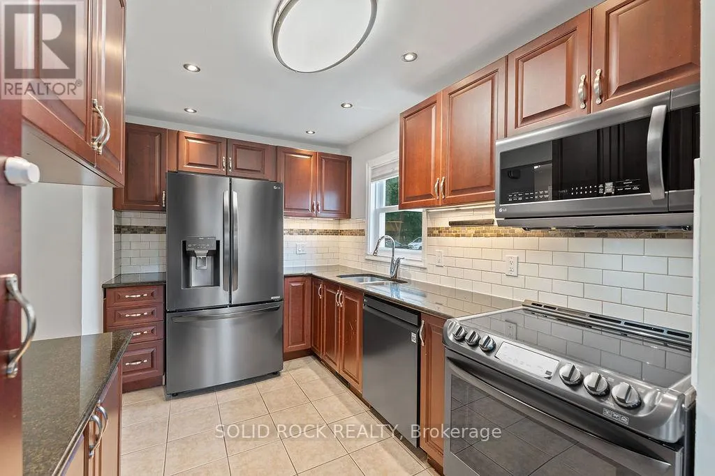 33 BENLARK ROAD