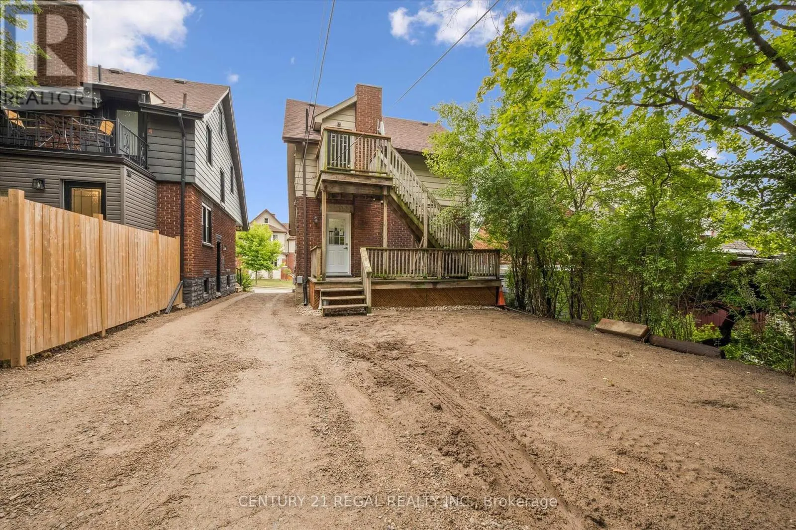 14 STIRLING AVENUE N
