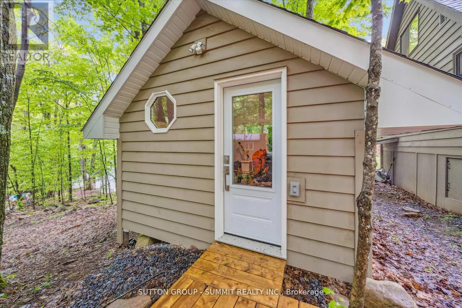 17 SUGARBUSH LANE