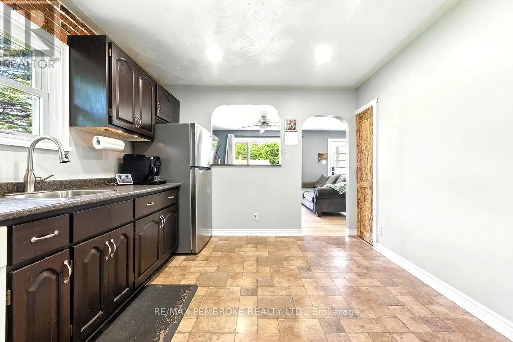 10 SILKE DRIVE