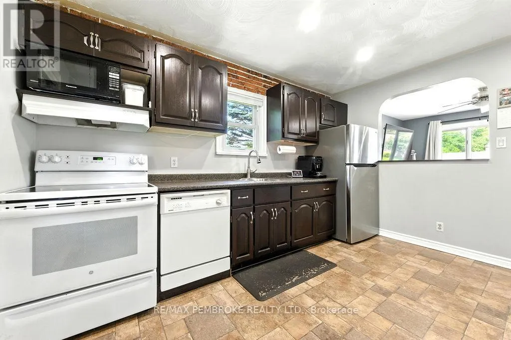 10 SILKE DRIVE