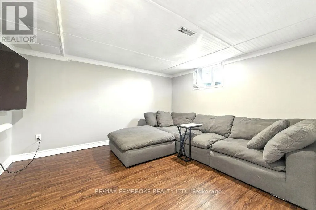 10 SILKE DRIVE