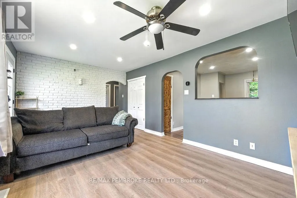 10 SILKE DRIVE
