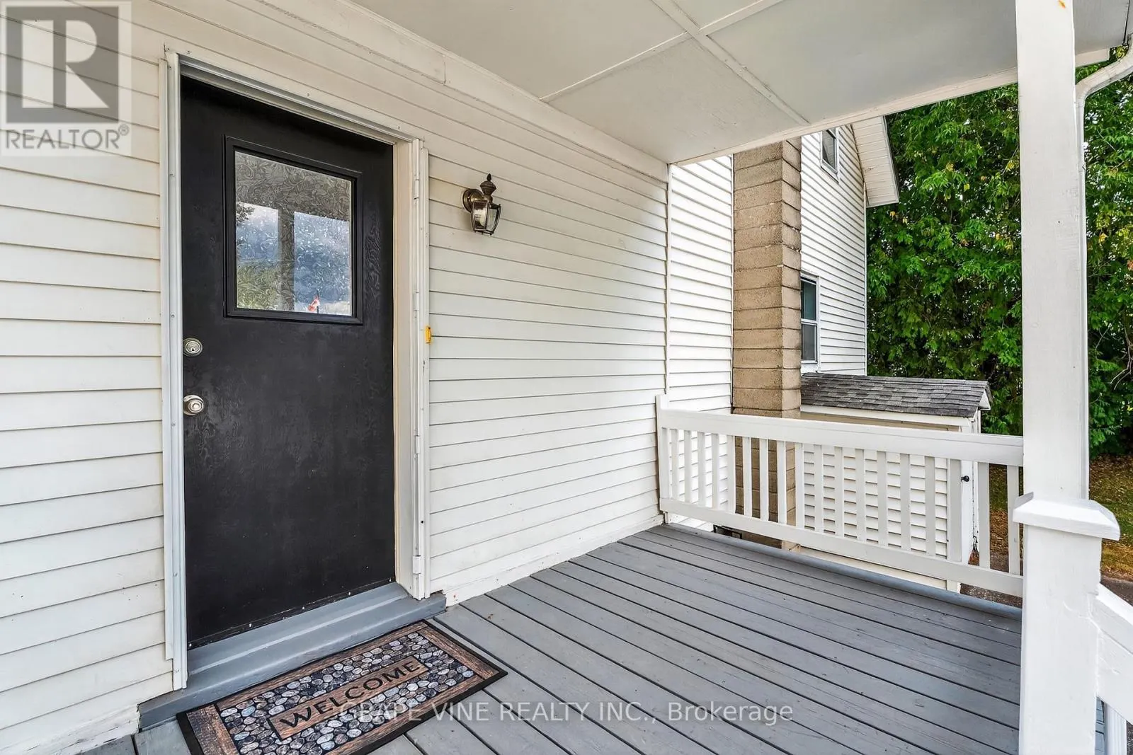 814 LAURIER STREET