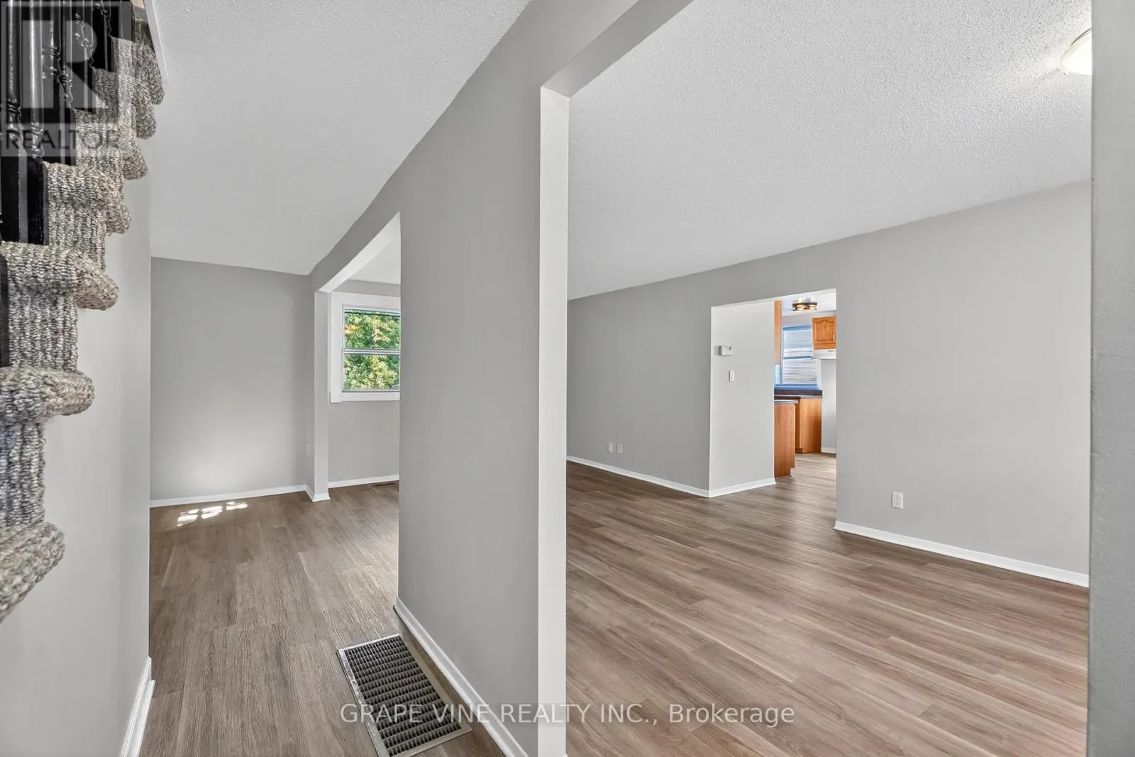 814 LAURIER STREET