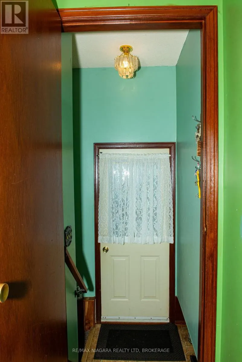 38 ROEHAMPTON DRIVE