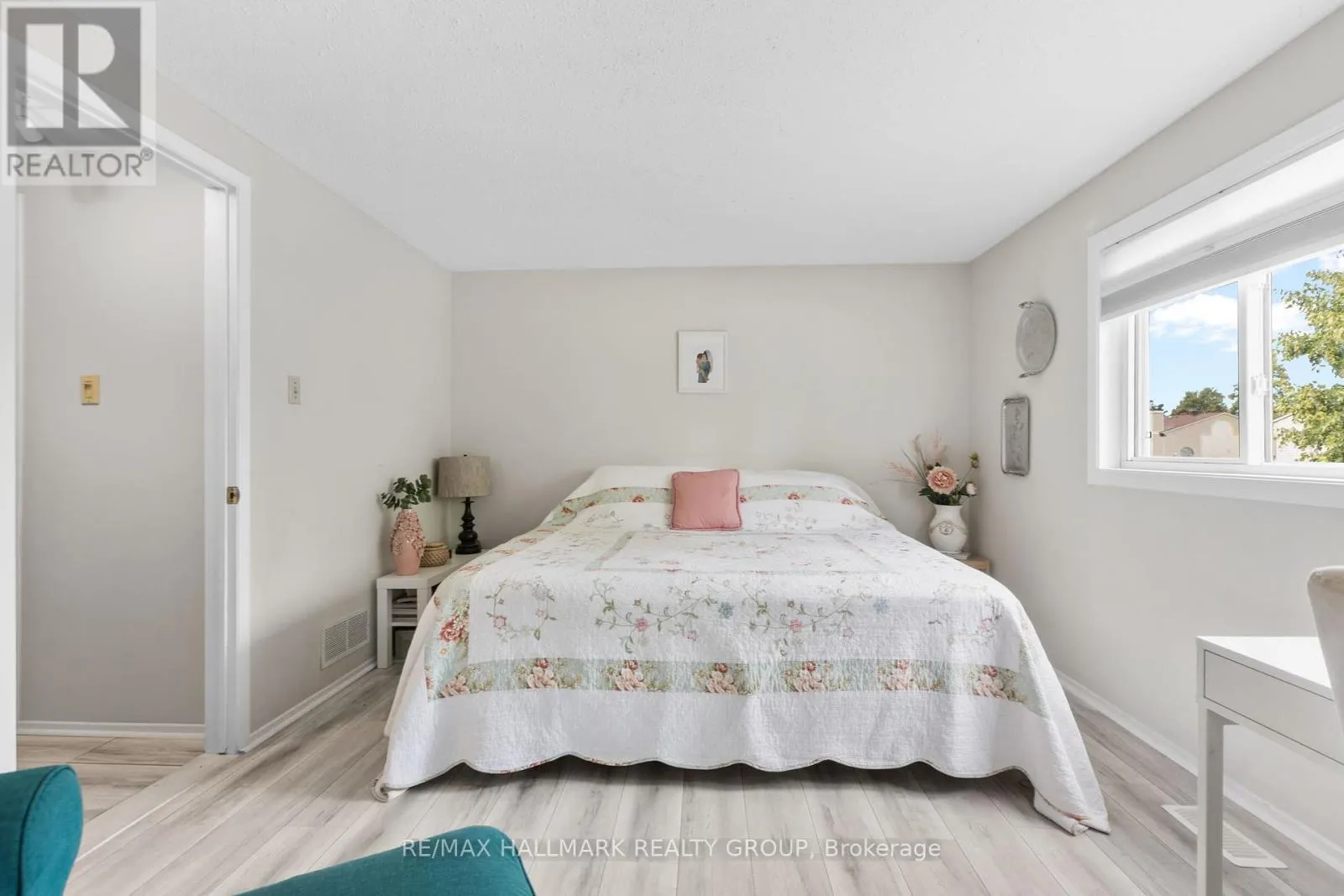 1598 HOSKINS CRESCENT
