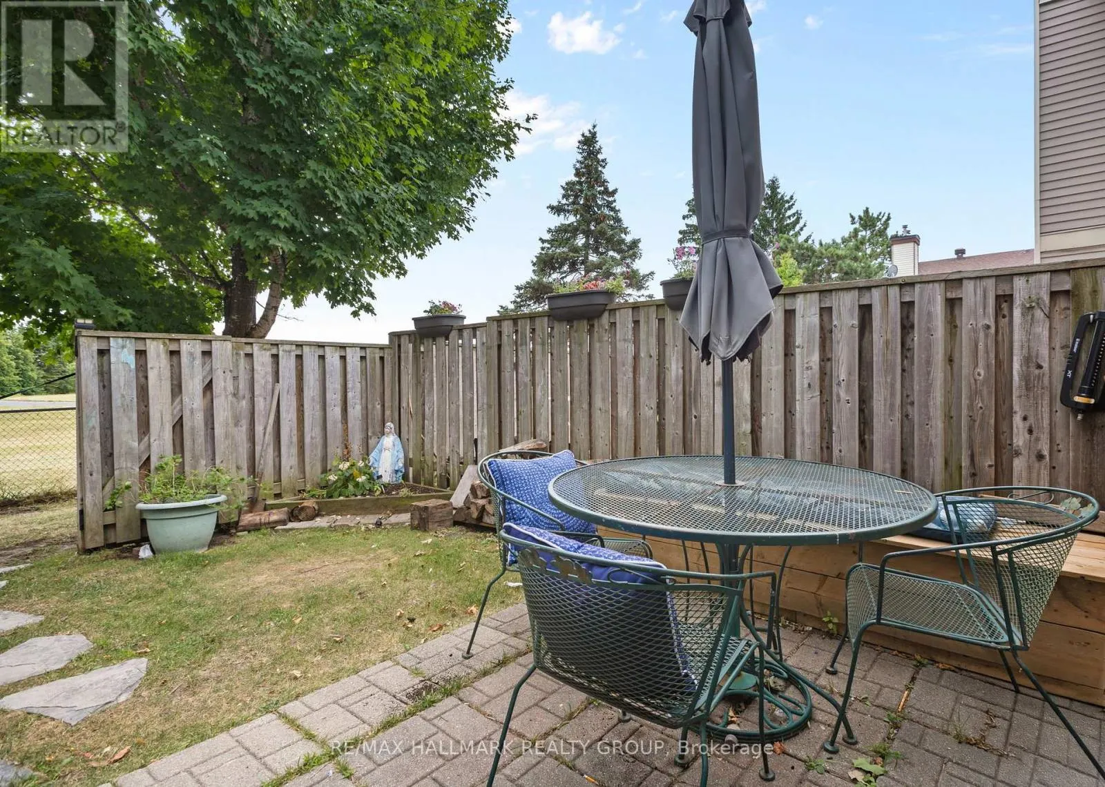 1598 HOSKINS CRESCENT