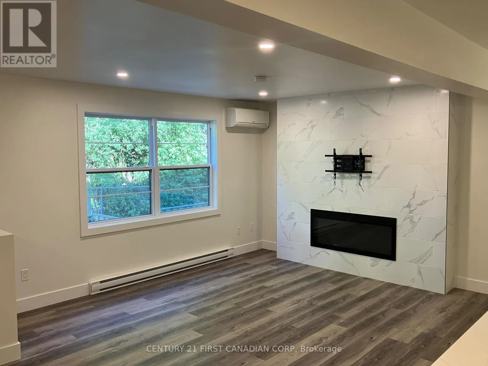 36 - 105 ANDOVER DRIVE, #36