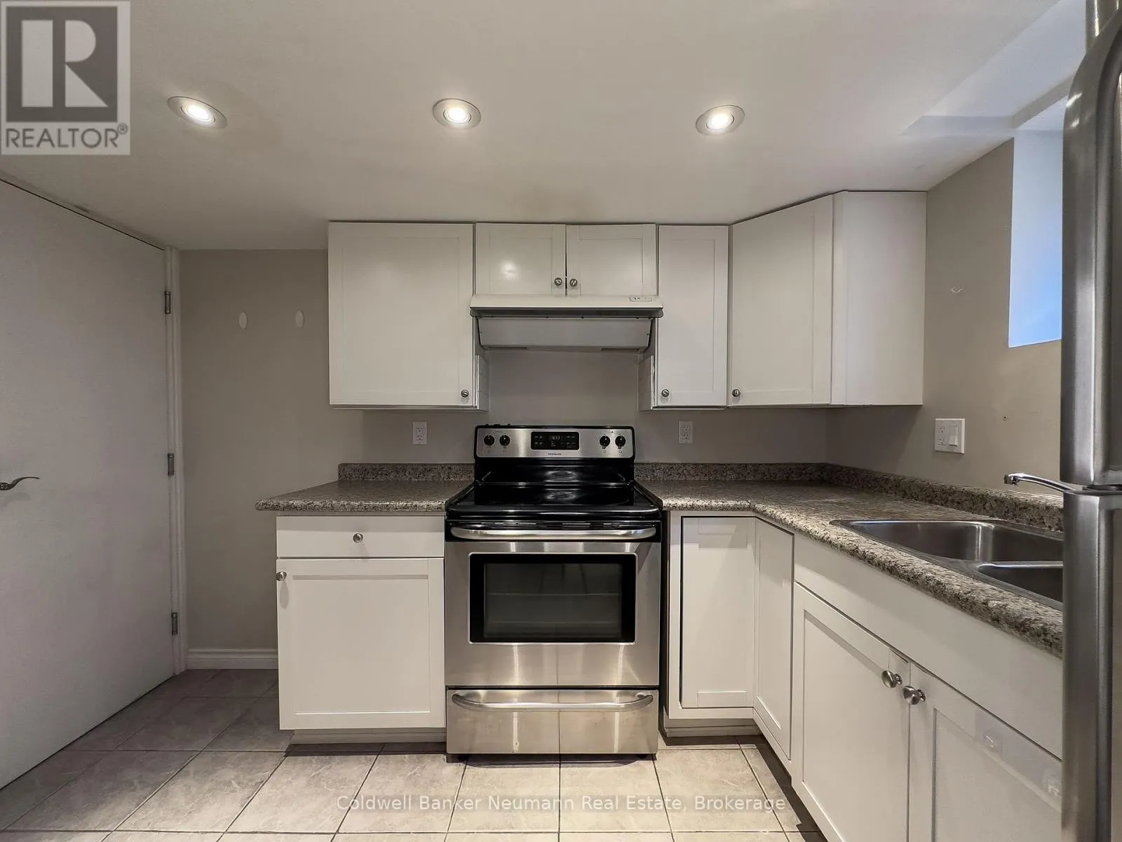 LOWER - 17 OTTAWA CRESCENT, #lower