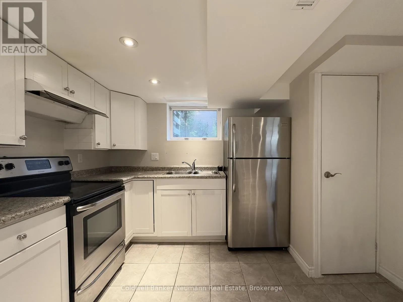 LOWER - 17 OTTAWA CRESCENT, #lower
