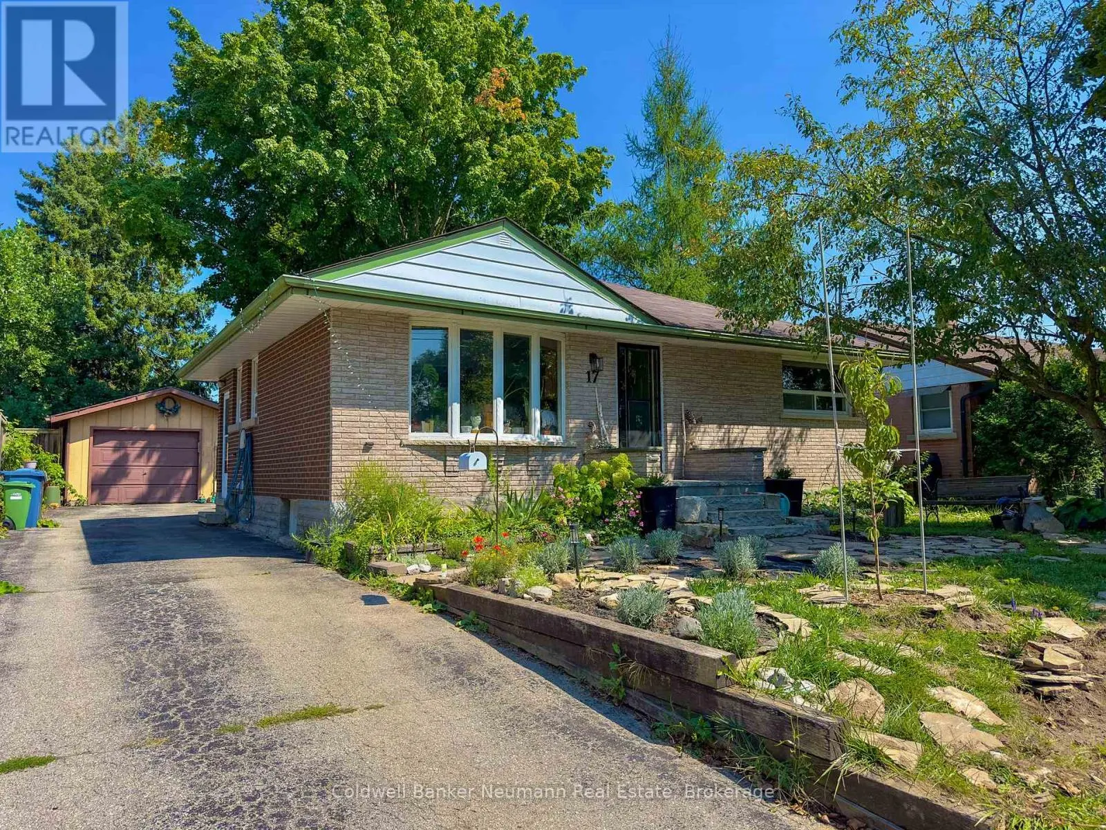 LOWER - 17 OTTAWA CRESCENT, #lower