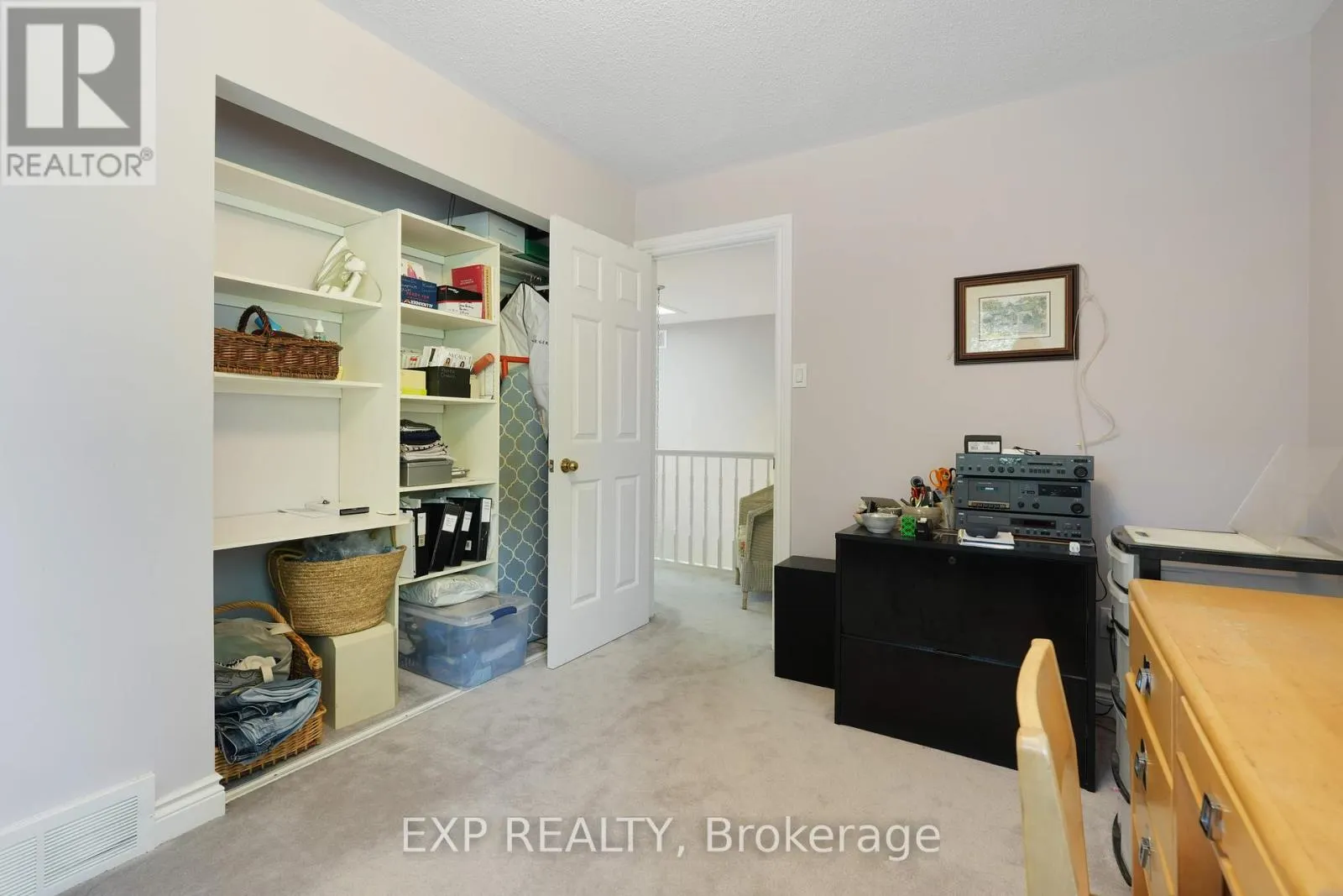 2106 LAMIRA STREET W