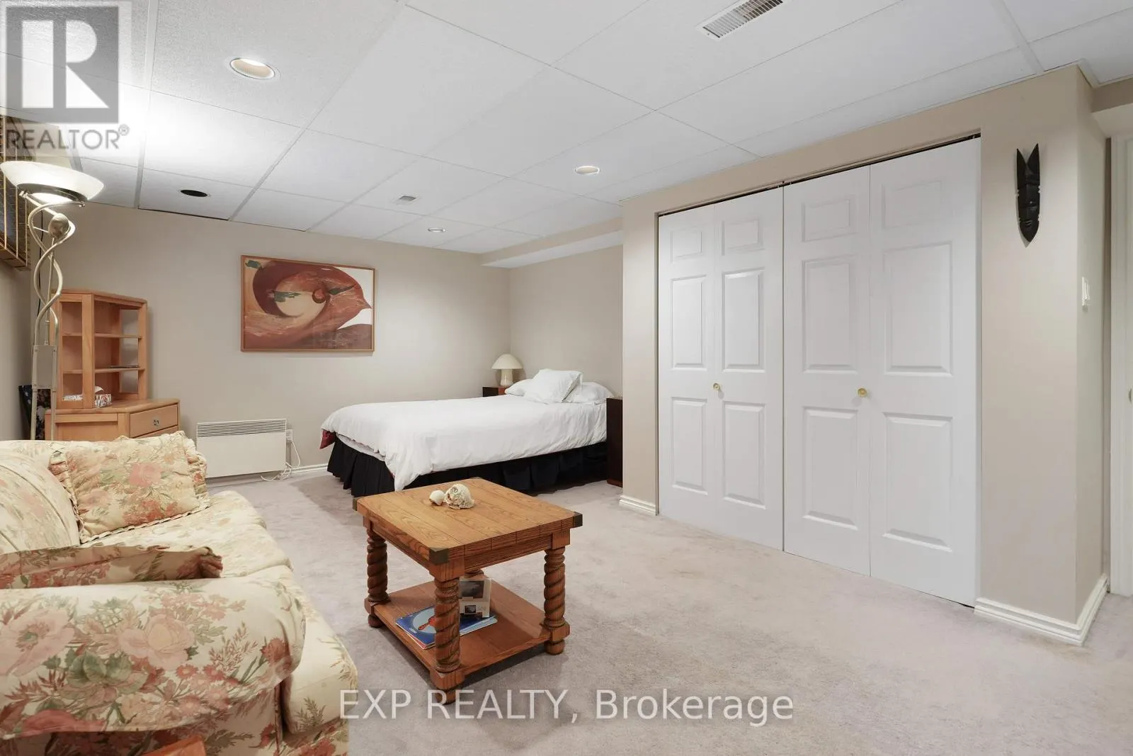 2106 LAMIRA STREET W