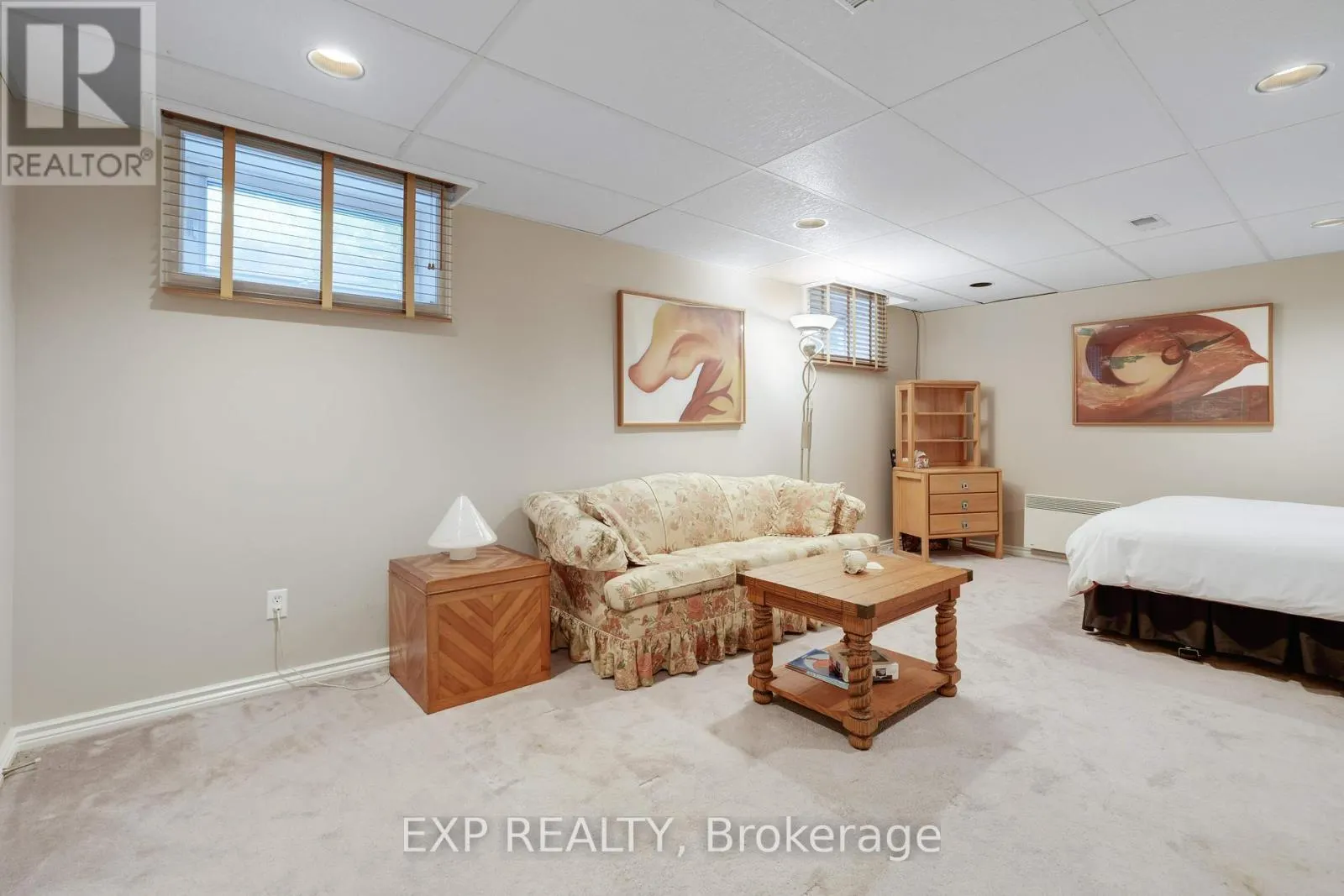2106 LAMIRA STREET W