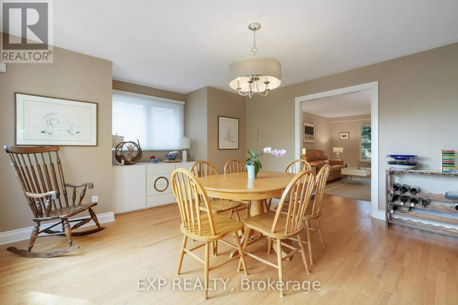2106 LAMIRA STREET W