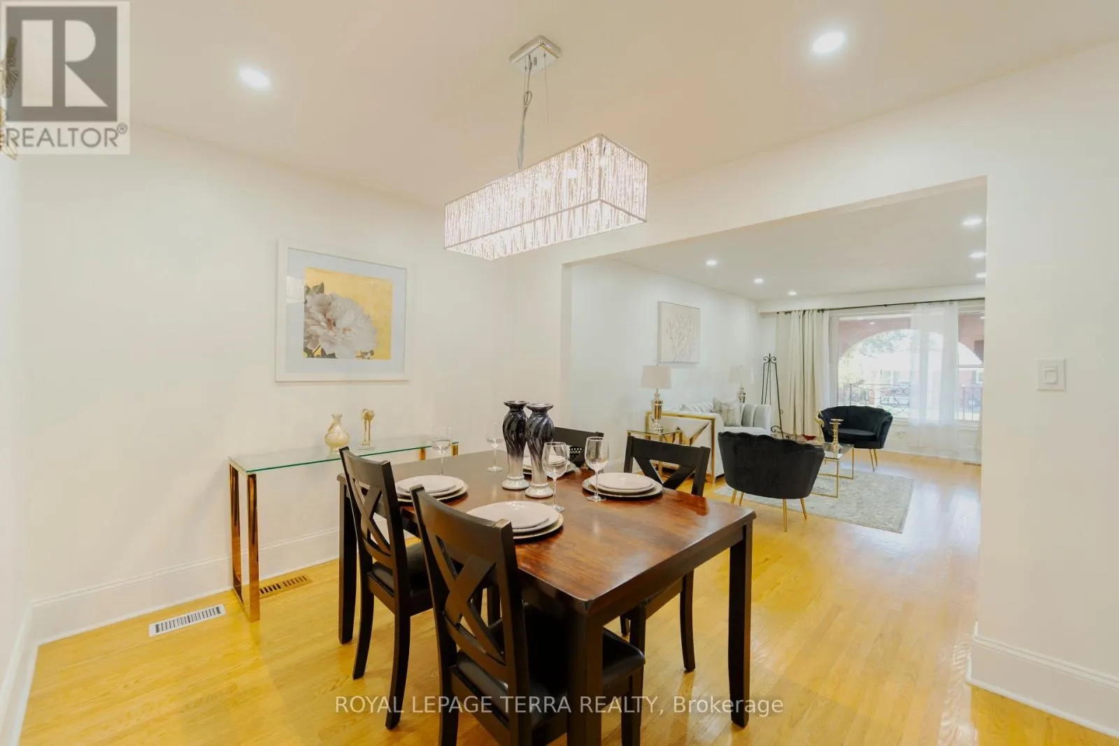 55 EASTBURY DRIVE