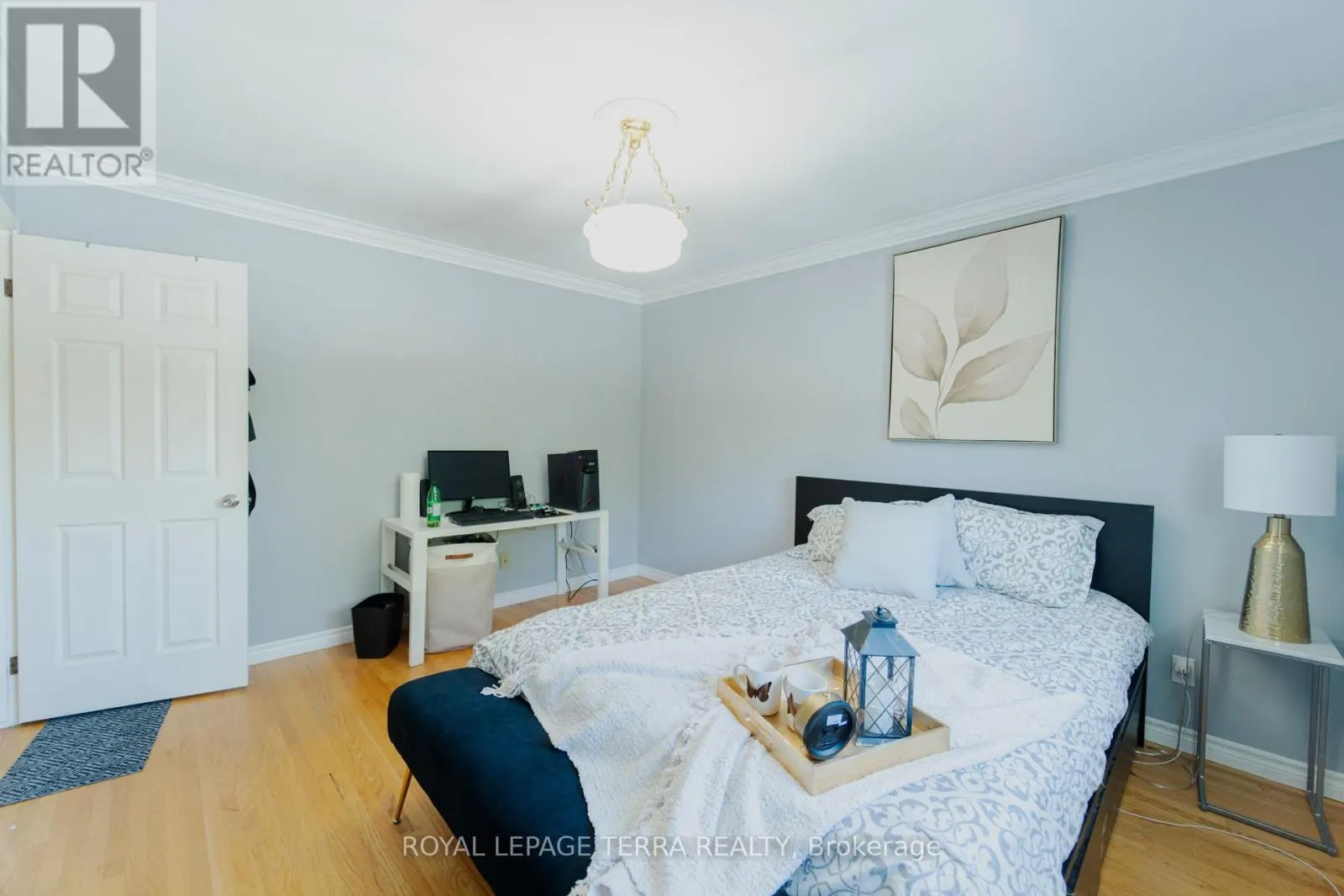 55 EASTBURY DRIVE