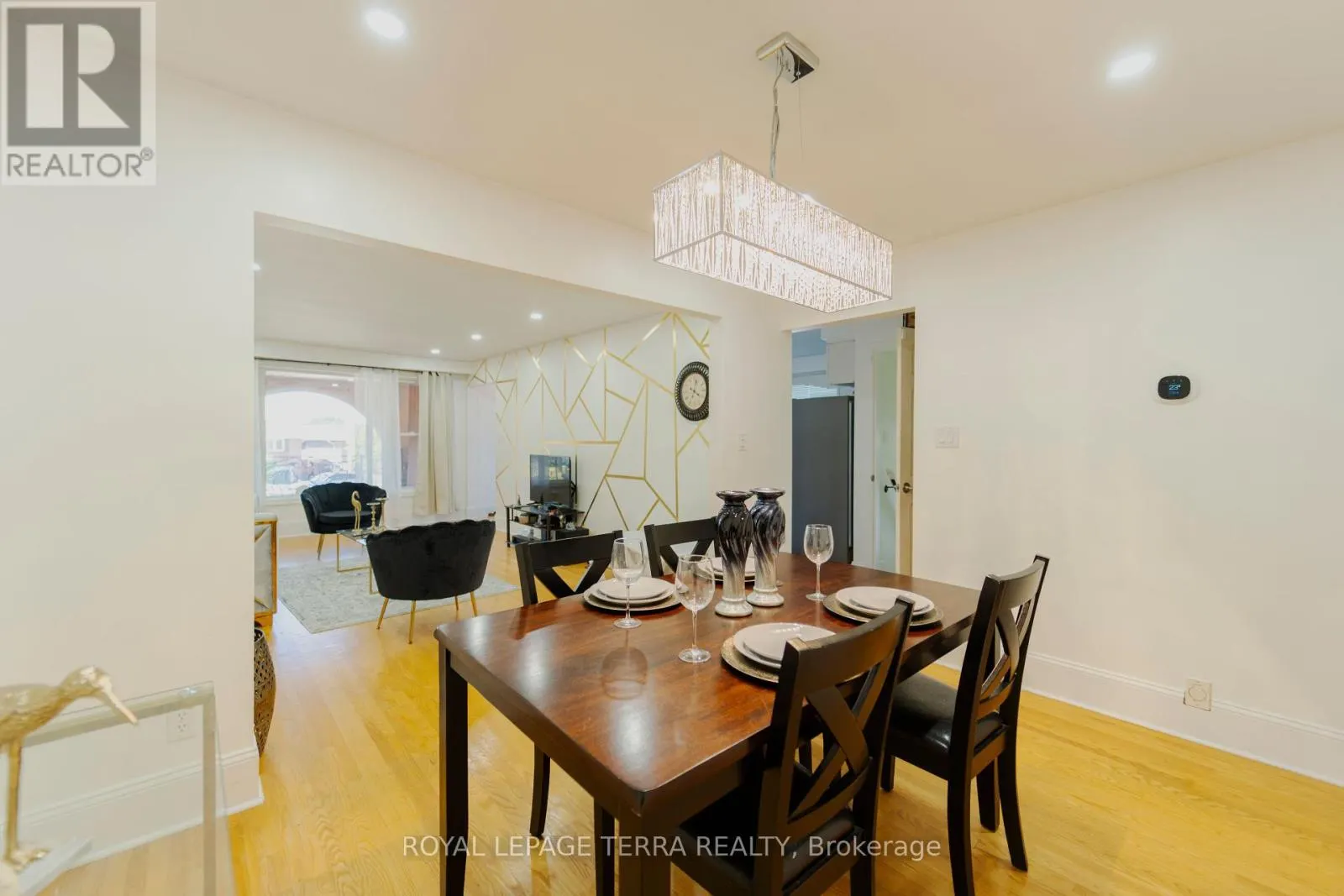 55 EASTBURY DRIVE