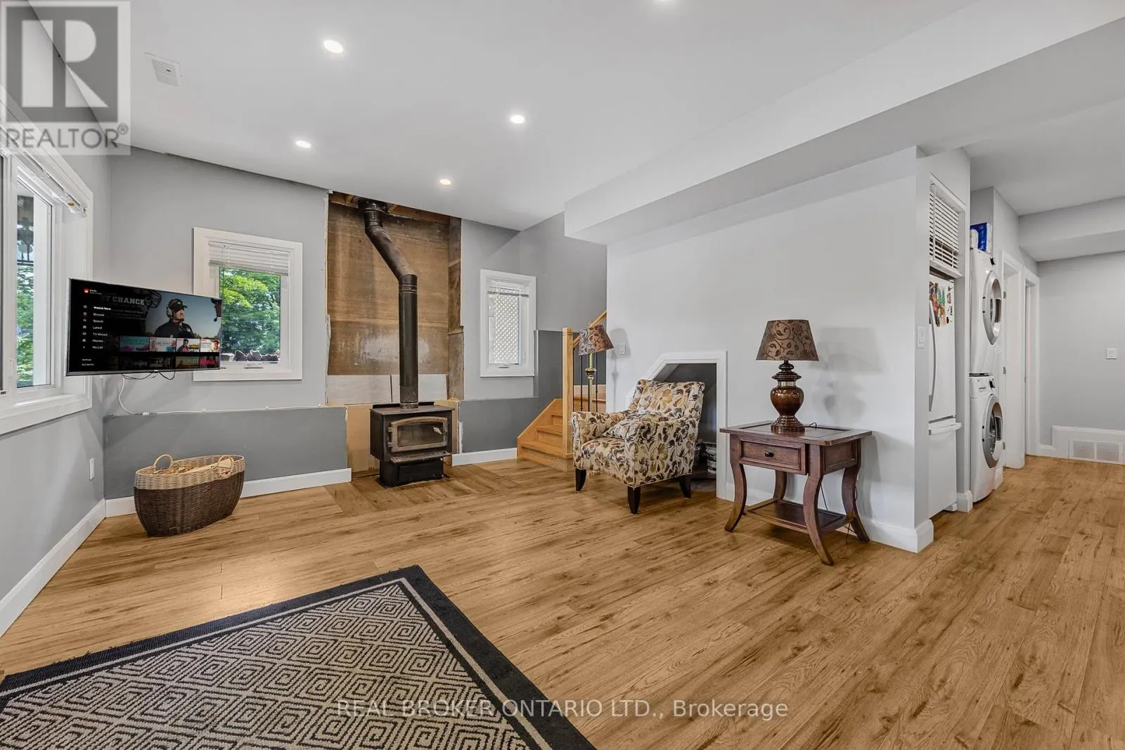 1 MCKOWEN ROAD