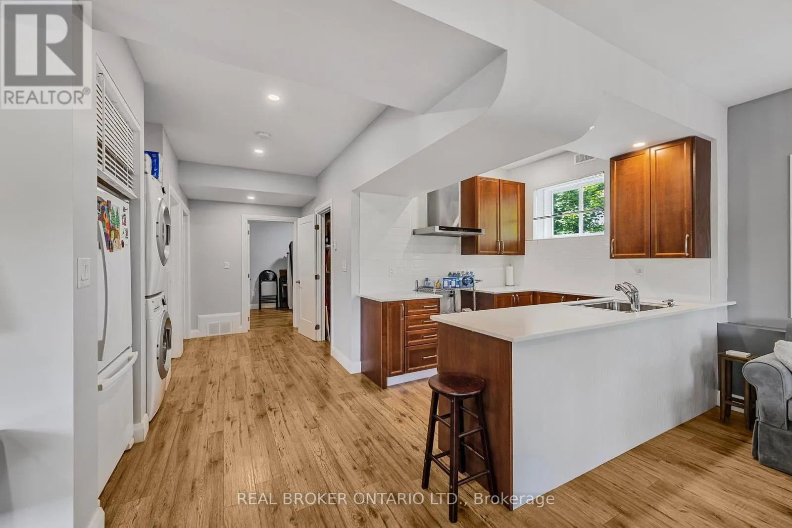 1 MCKOWEN ROAD