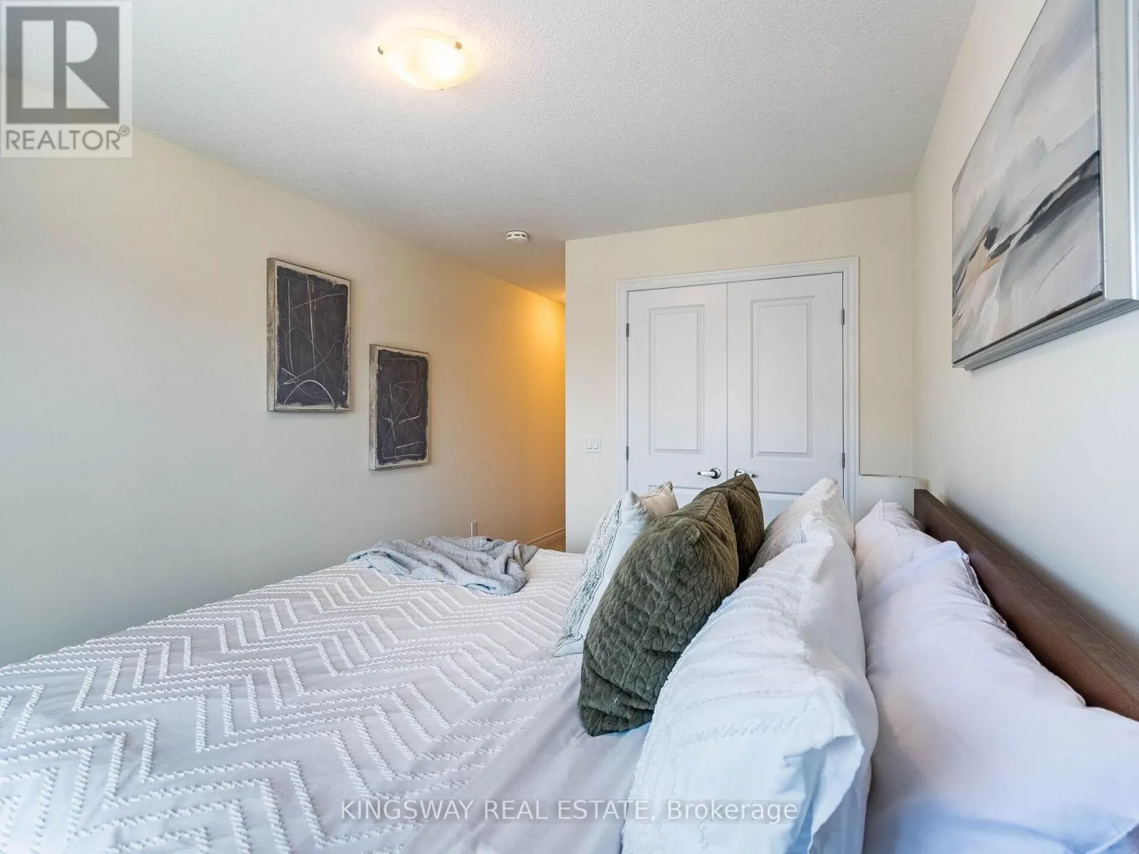 2 - 279 SKINNER ROAD