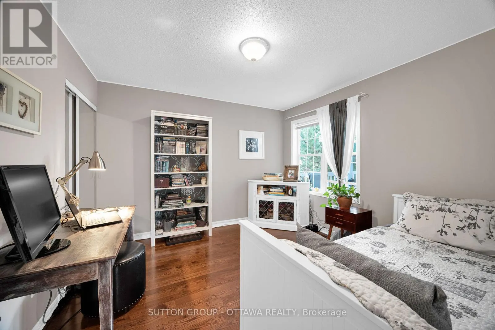 22 INSMILL CRESCENT