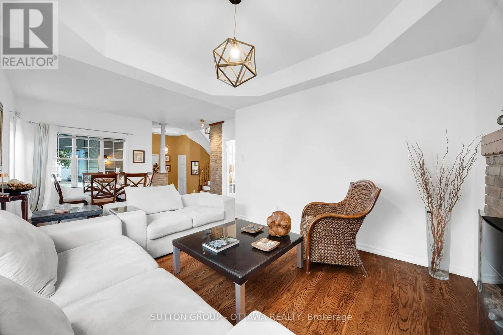 22 INSMILL CRESCENT