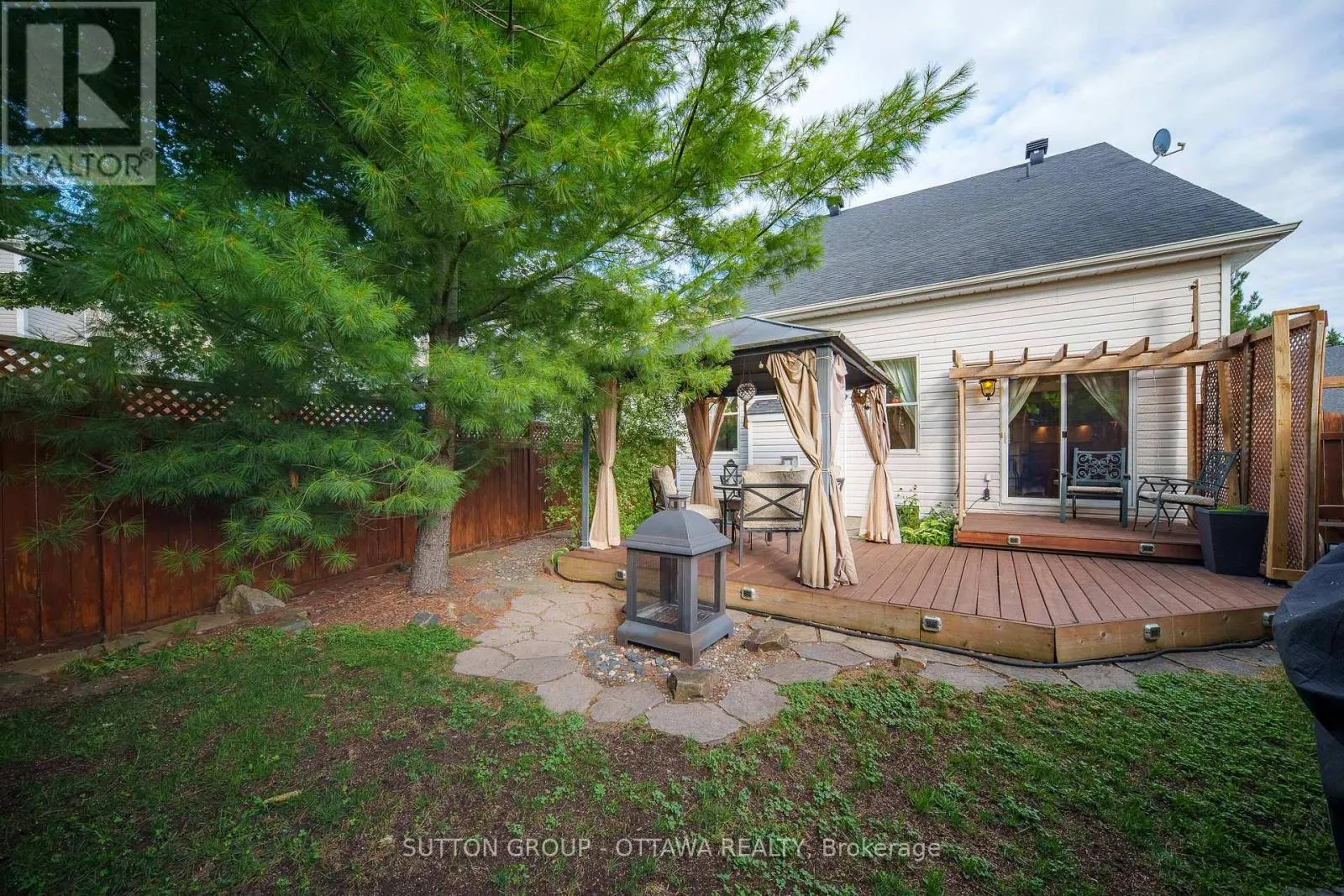 22 INSMILL CRESCENT