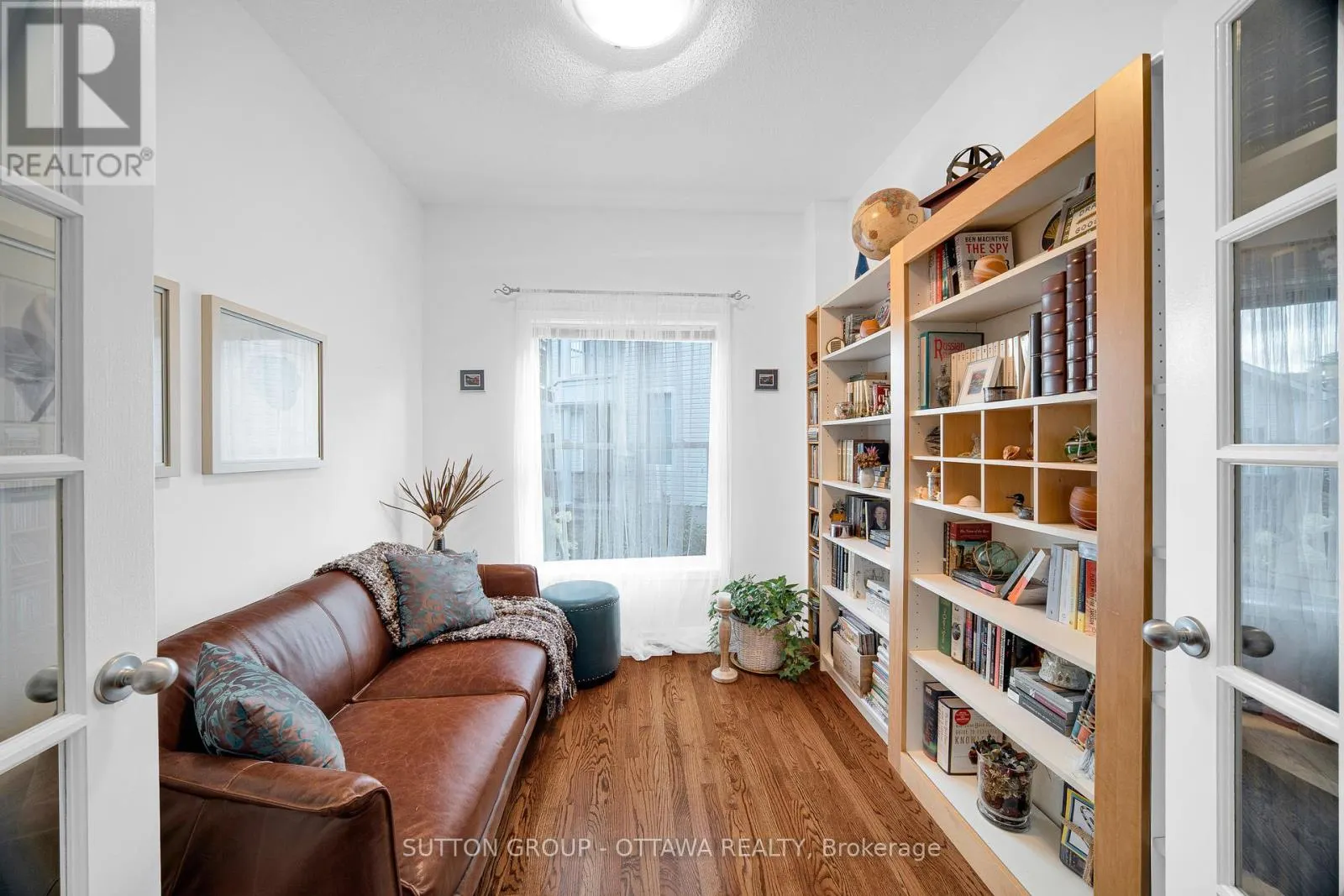 22 INSMILL CRESCENT