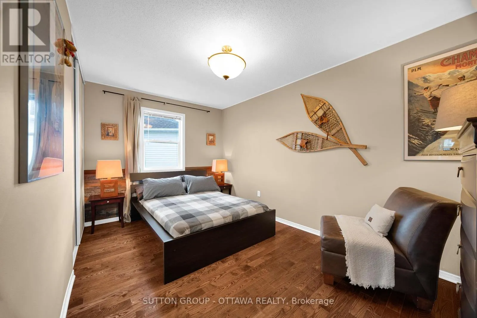 22 INSMILL CRESCENT