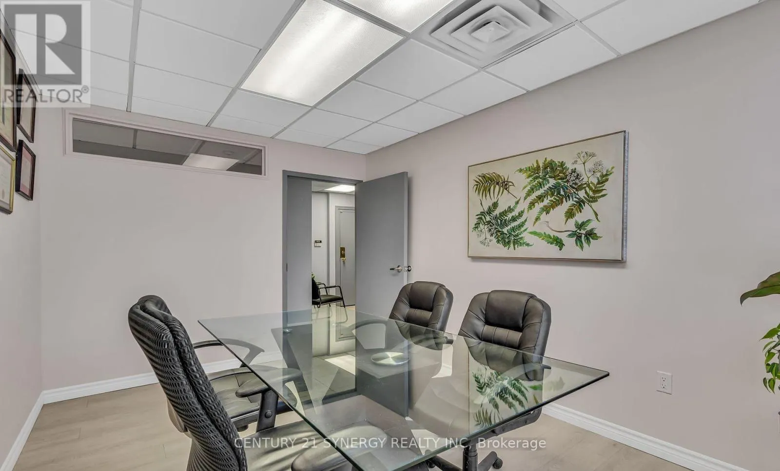106 - 99 HOLLAND AVENUE