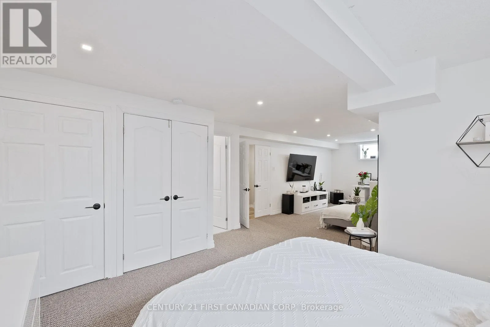 1185 SMITHSON COURT