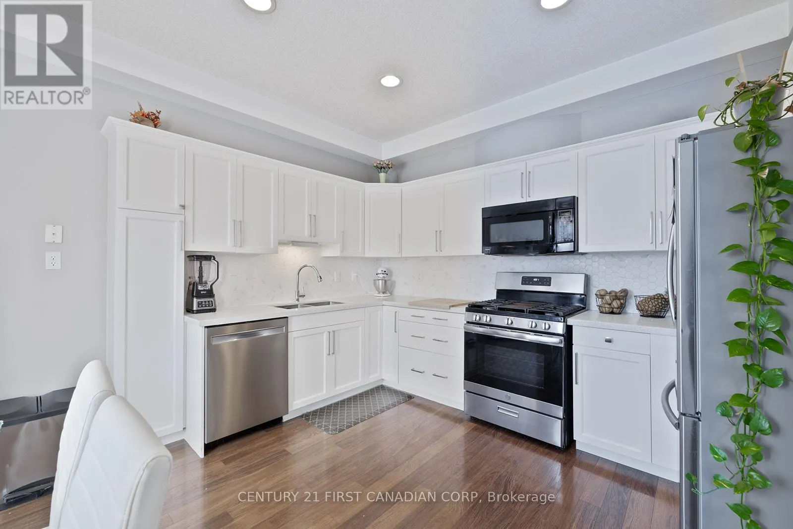 1185 SMITHSON COURT