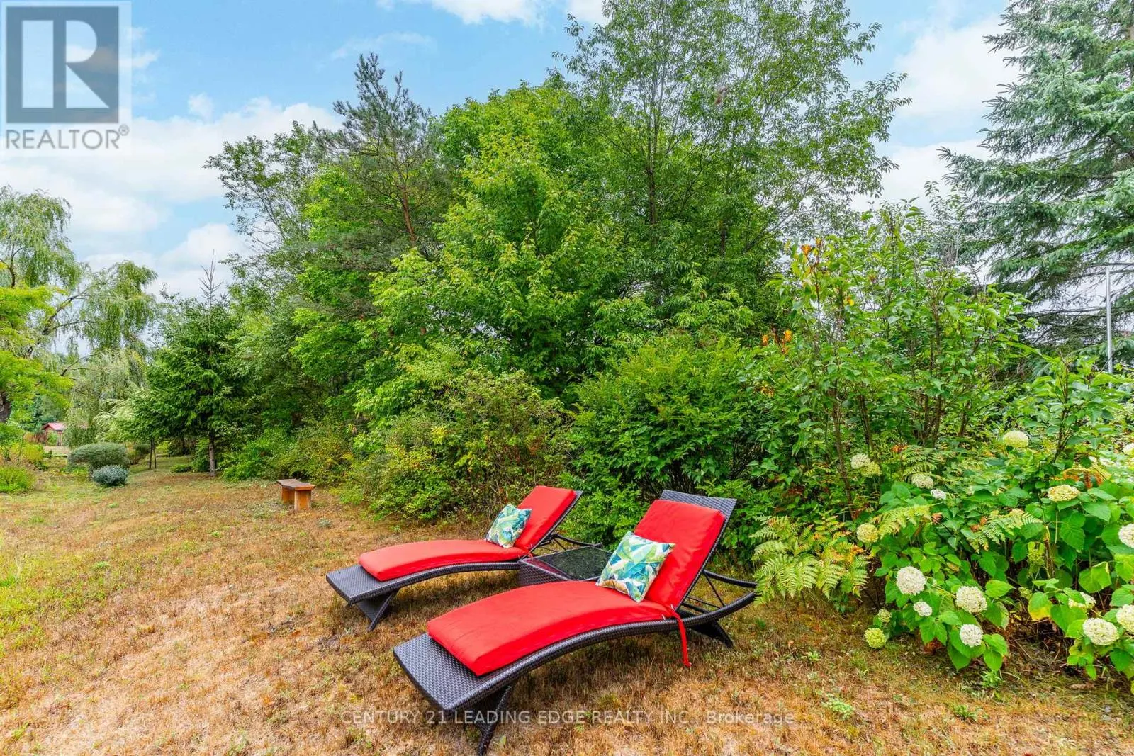28 WINDOVER DRIVE