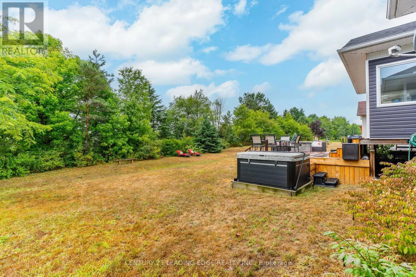 28 WINDOVER DRIVE