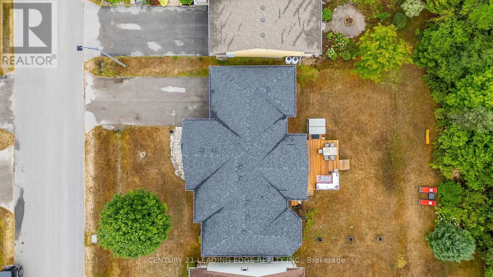 28 WINDOVER DRIVE