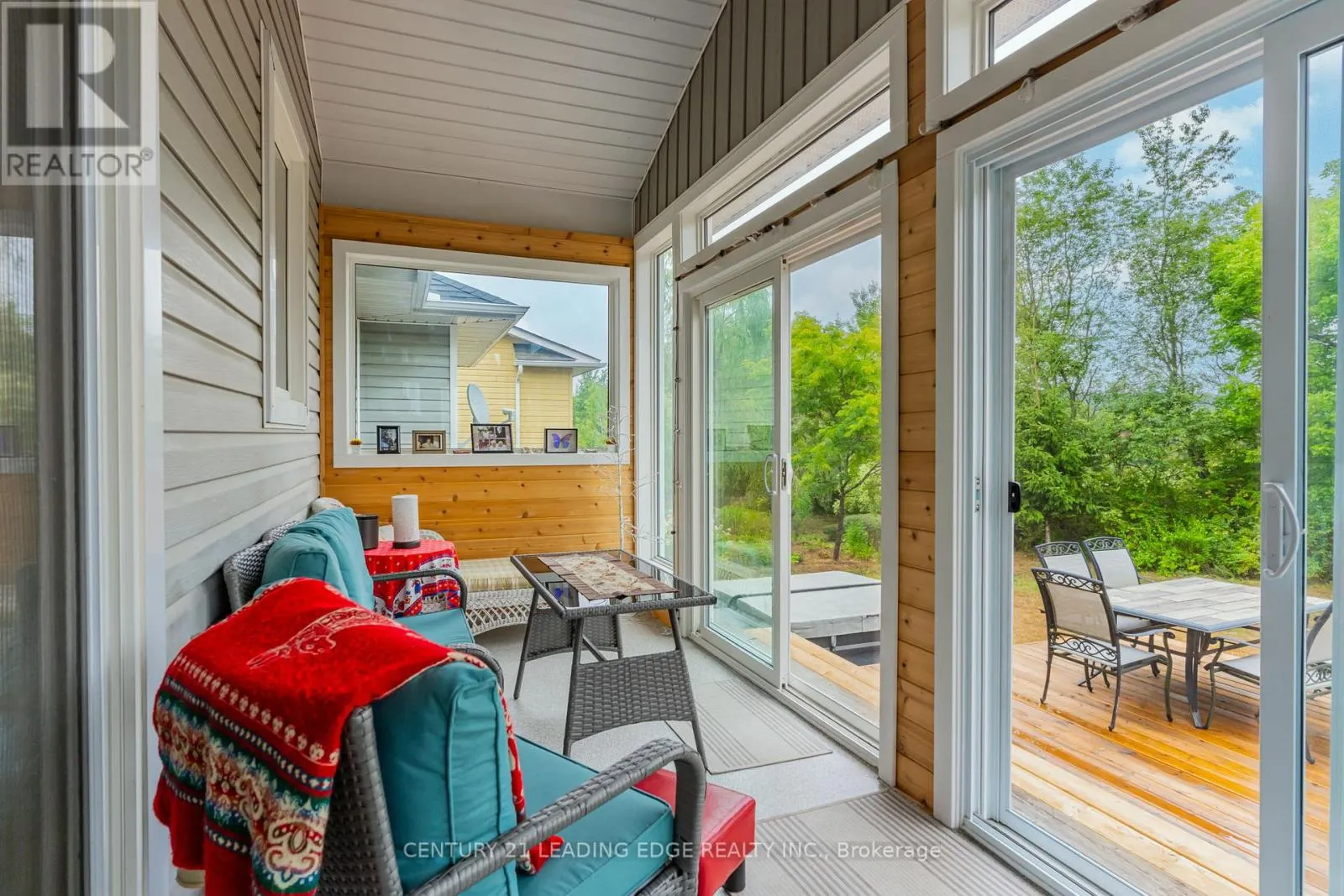 28 WINDOVER DRIVE