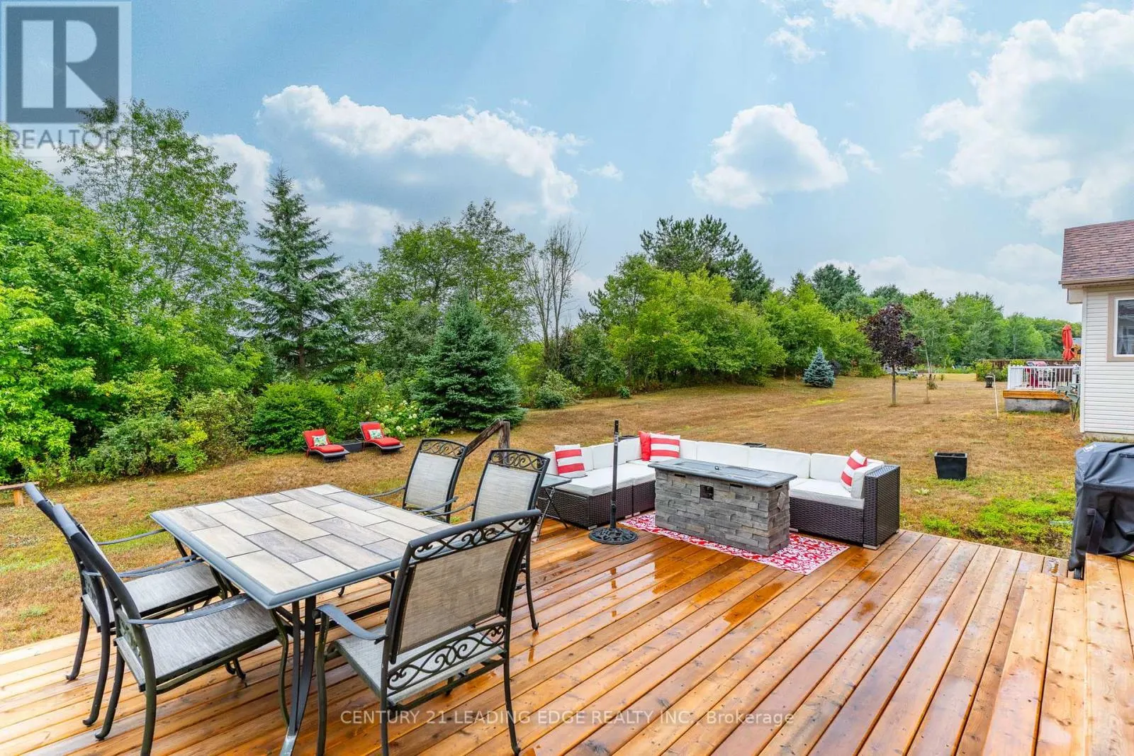 28 WINDOVER DRIVE